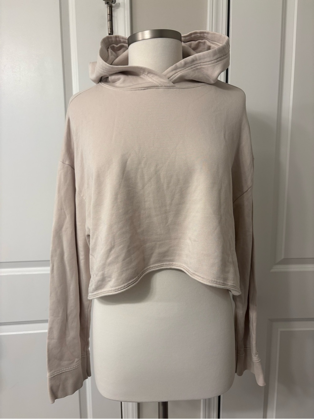 Nike Womens Yoga Luxe Cropped Fleece Training Hoodie Sz M-MSRP $95